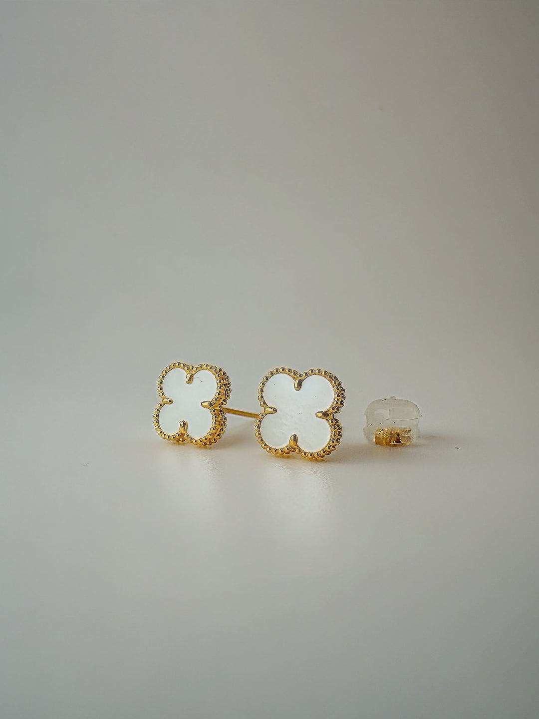The White Floral Pearl Studs
