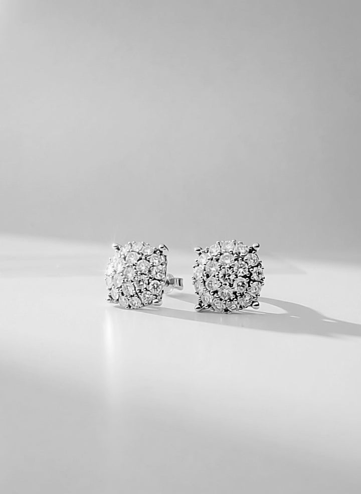 Natural Diamond Cluster Round Shaped Stud Earrings 0.80ct 18K Stamped0
