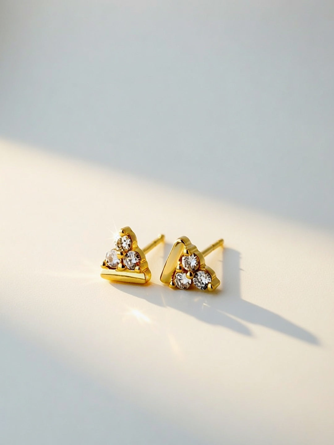 18K Solid Gold Triangle Diamond Cluster Stud Earrings for Women Natural Diamonds3