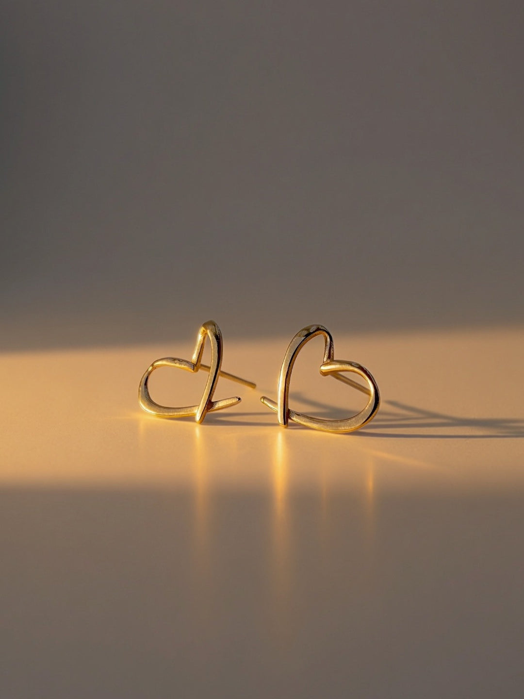 18K Solid Gold Heart Earrings Minimalist Design , Stackable Earrings1