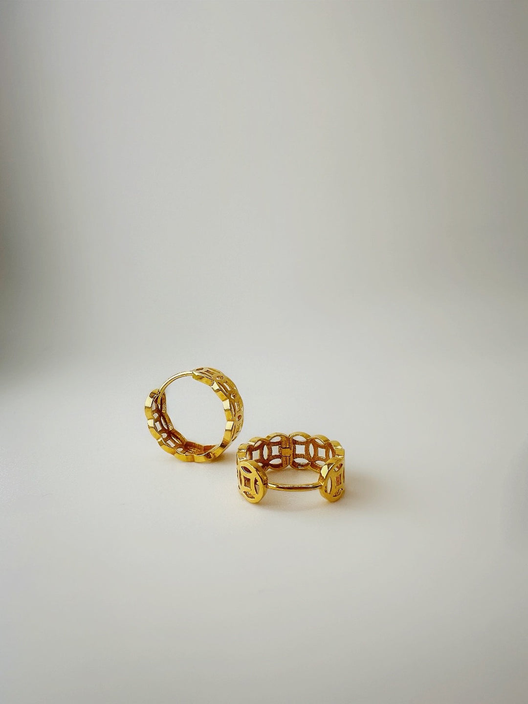 18K Solid Gold Huggies 12.9mm Money Catcher Hoop Earrings3