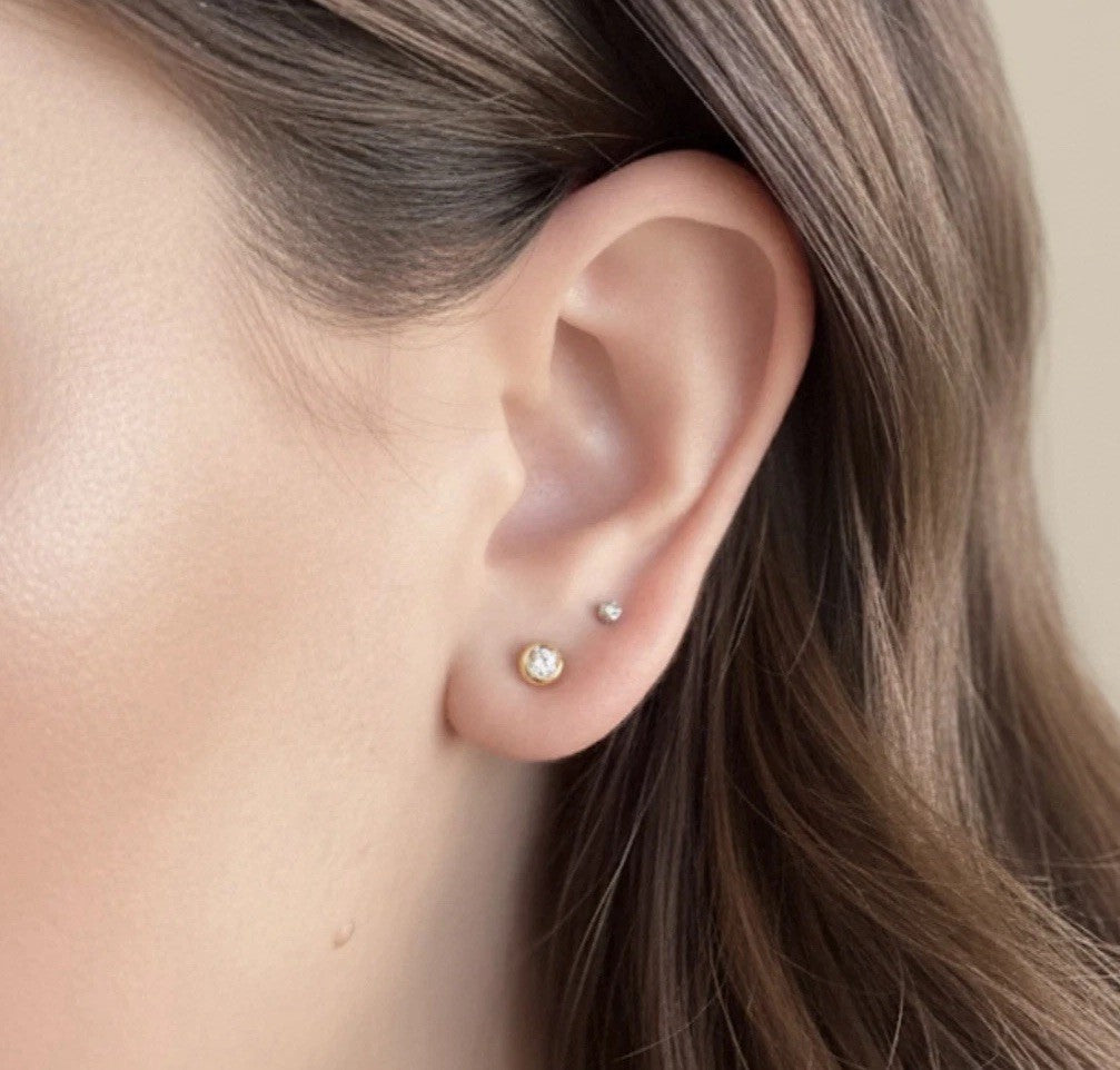 18K Solid Gold Bezel Diamond Stud Earrings 0.02ct VS Natural Dainty Gift1