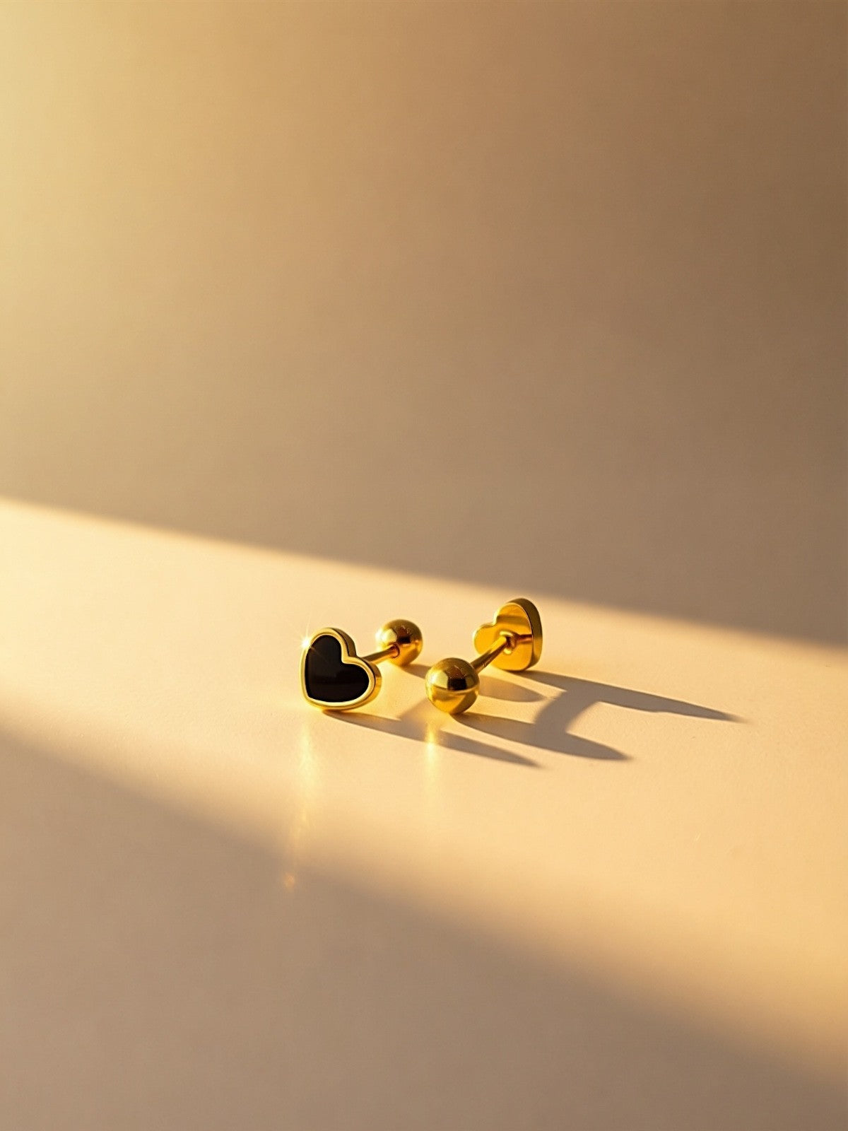 18K Solid Gold Heart Mini Stud Earrings 5mm Screw Back Real Gold 0.84g0