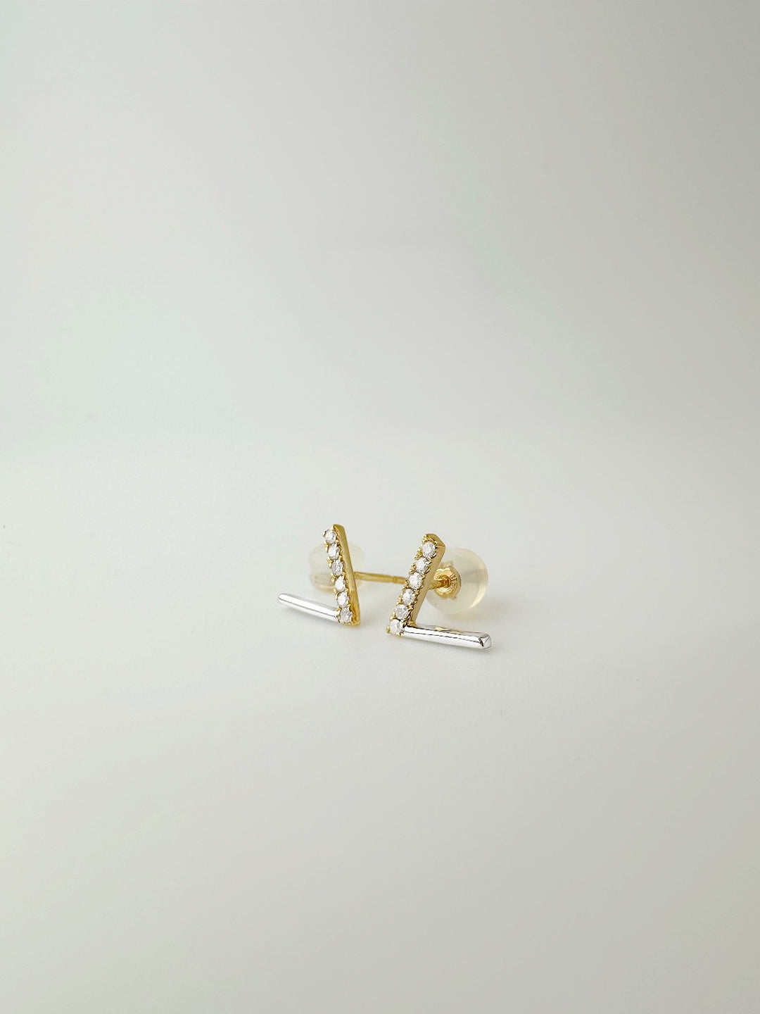 18K Solid Gold  Natural Diamond V Earrings 0.10ct Minimalist Dainty Gift3