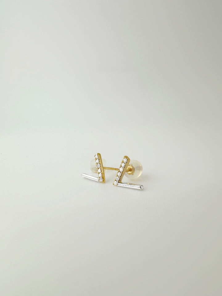18K Solid Gold  Natural Diamond V Earrings 0.10ct Minimalist Dainty Gift3