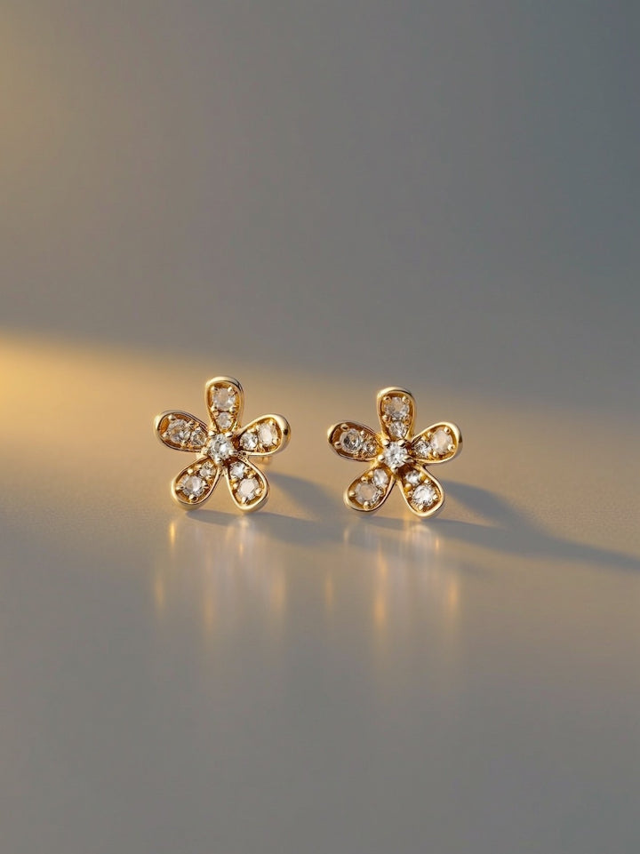 18K Real Gold Flower Diamond Cluster Stud Earrings for Women Natural Diamonds3