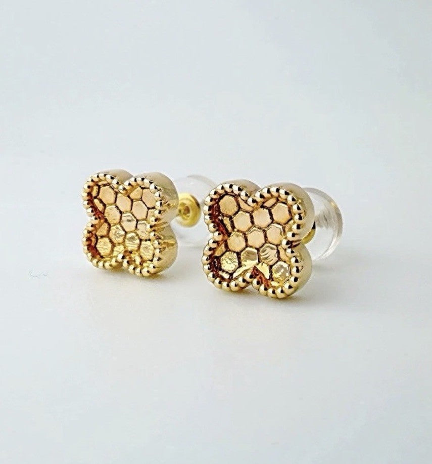 18K Solid Gold Clover Flower Stud Earrings | Minimalist Everyday Jewelry2