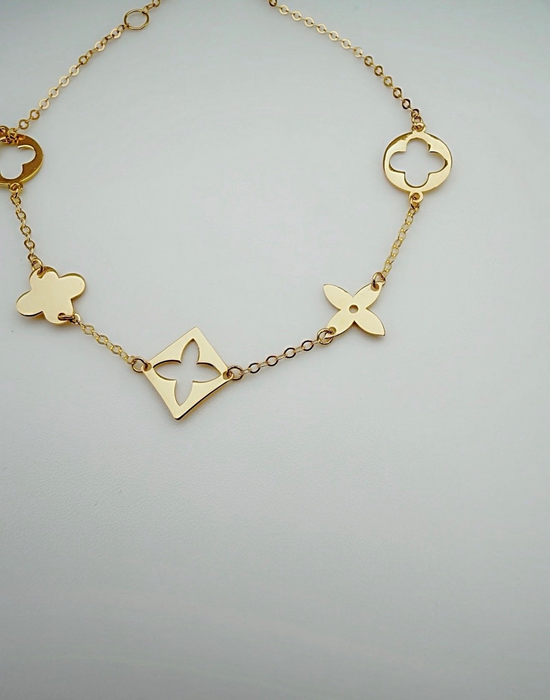 18K Solid Gold Blossom Design Flower Clover Bracelet2