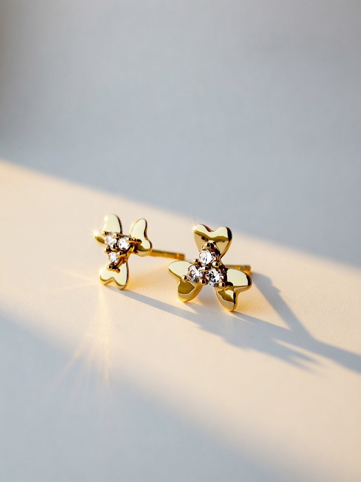 18K Solid Gold Mini Natural Diamond Flower Stud Earrings 3 Petal Trefoil Dainty0