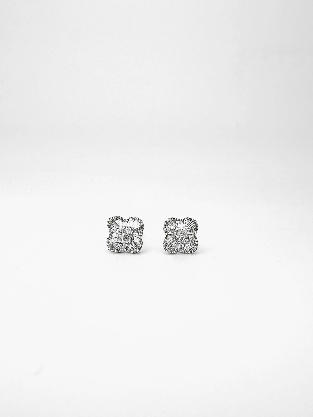 18K Solid Gold Clover Diamond Stud Earrings 0.24ct Natural Floral Jewelry1