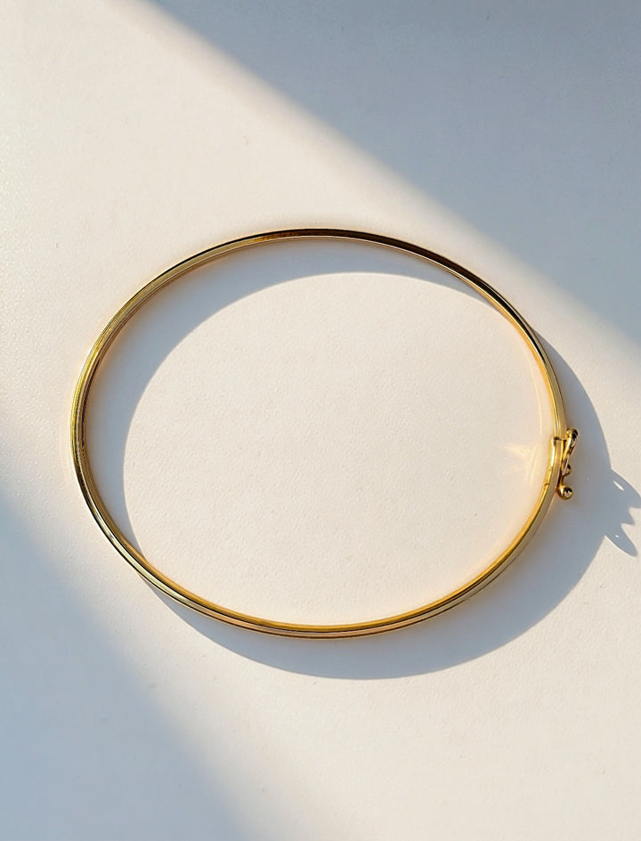 18K Real Gold Plain Bangle | Lightweight | Hollow inside Solid Gold Outer layer2