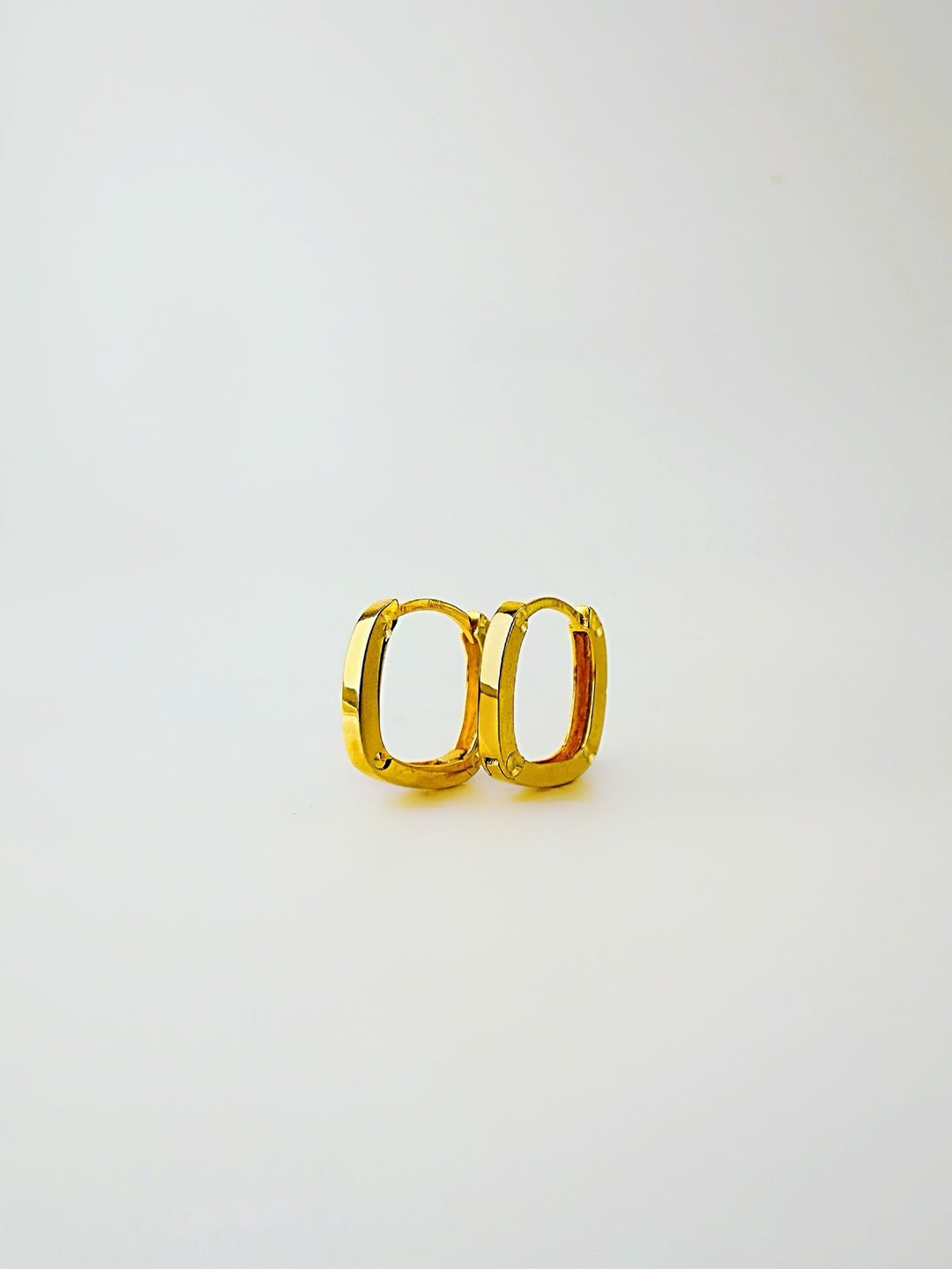 18K Solid Gold Huggies Hoop Earrings 9.8mm Real Gold Small Hoops Everyday Dainty2