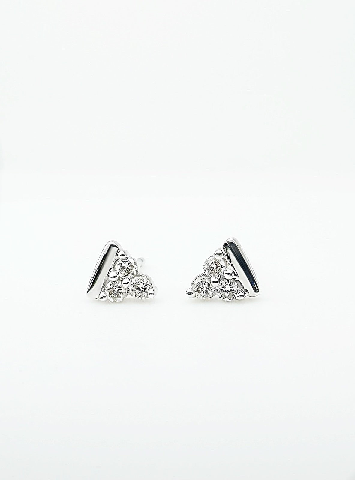 18K White Gold Triangle Diamond Cluster Stud Earrings for Women Natural Diamonds0