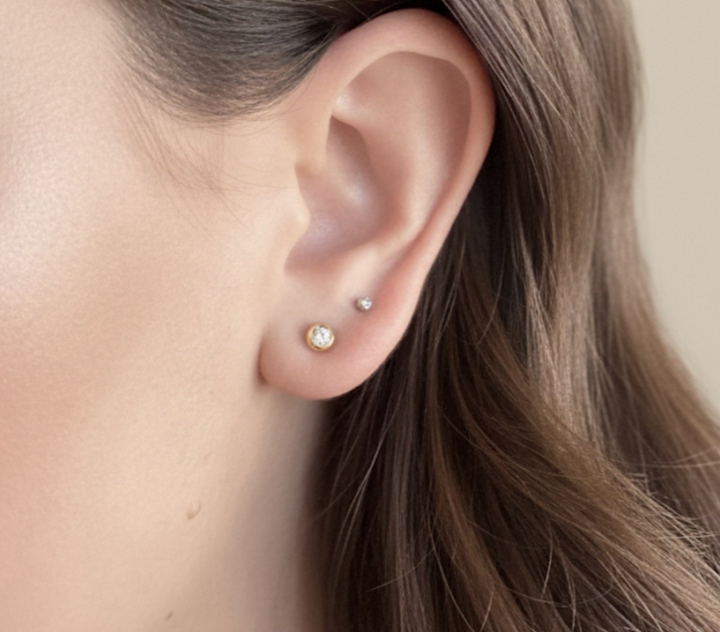 18K Solid Gold Bezel Diamond Stud Earrings 0.02ct VS Natural Dainty Gift2