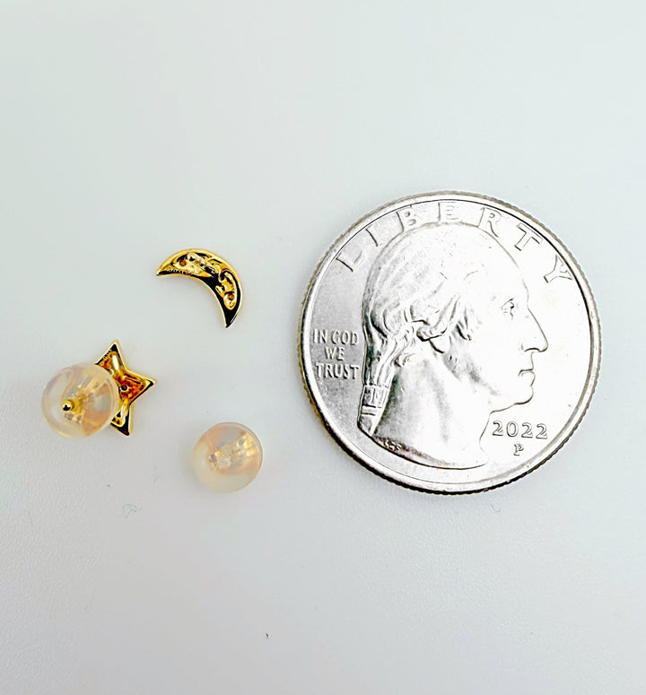 18K Solid Gold Moon and Star Diamond Stud Earrings | Natural VS Diamonds2