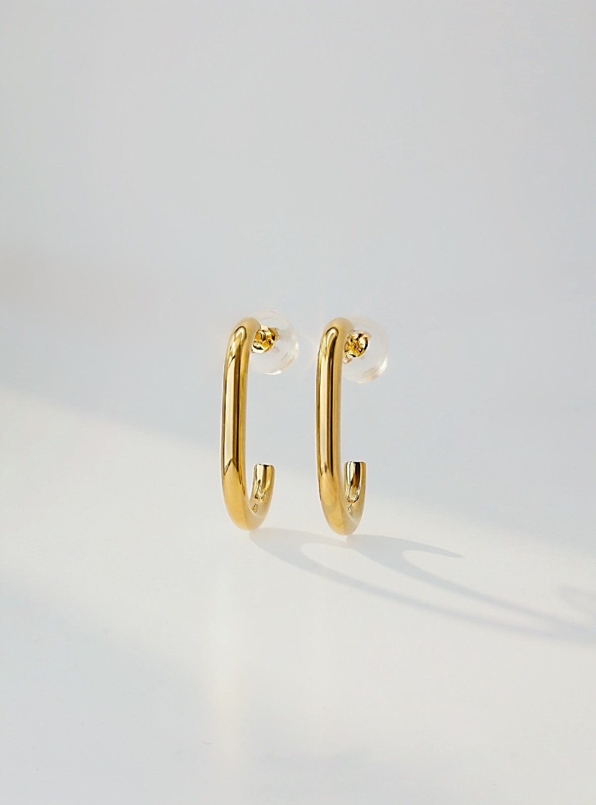 18K Solid Gold Slim Curve Hoop Stud Earrings Polished Minimalist0