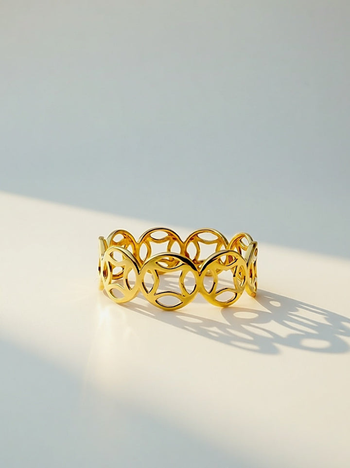 18K Solid Gold Ring Money Catcher  Ring size 8  , lightweight, stackable1