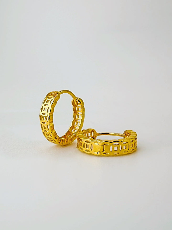 18K Solid Gold Huggies: Money Catcher Hoop Earrings (11mm)3