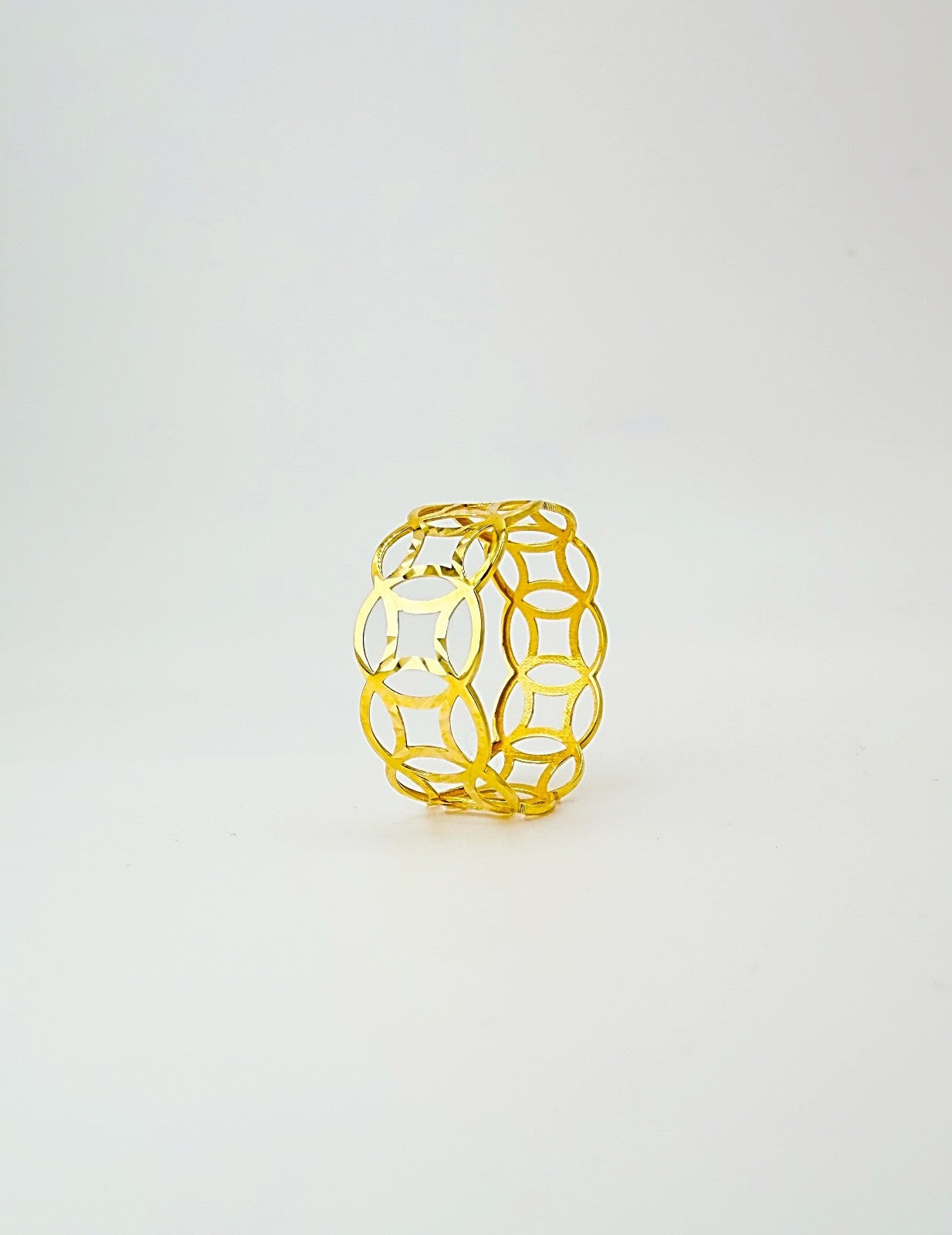 18K Solid Gold Ring Money Catcher  Ring size 7 , lightweight, stackable0