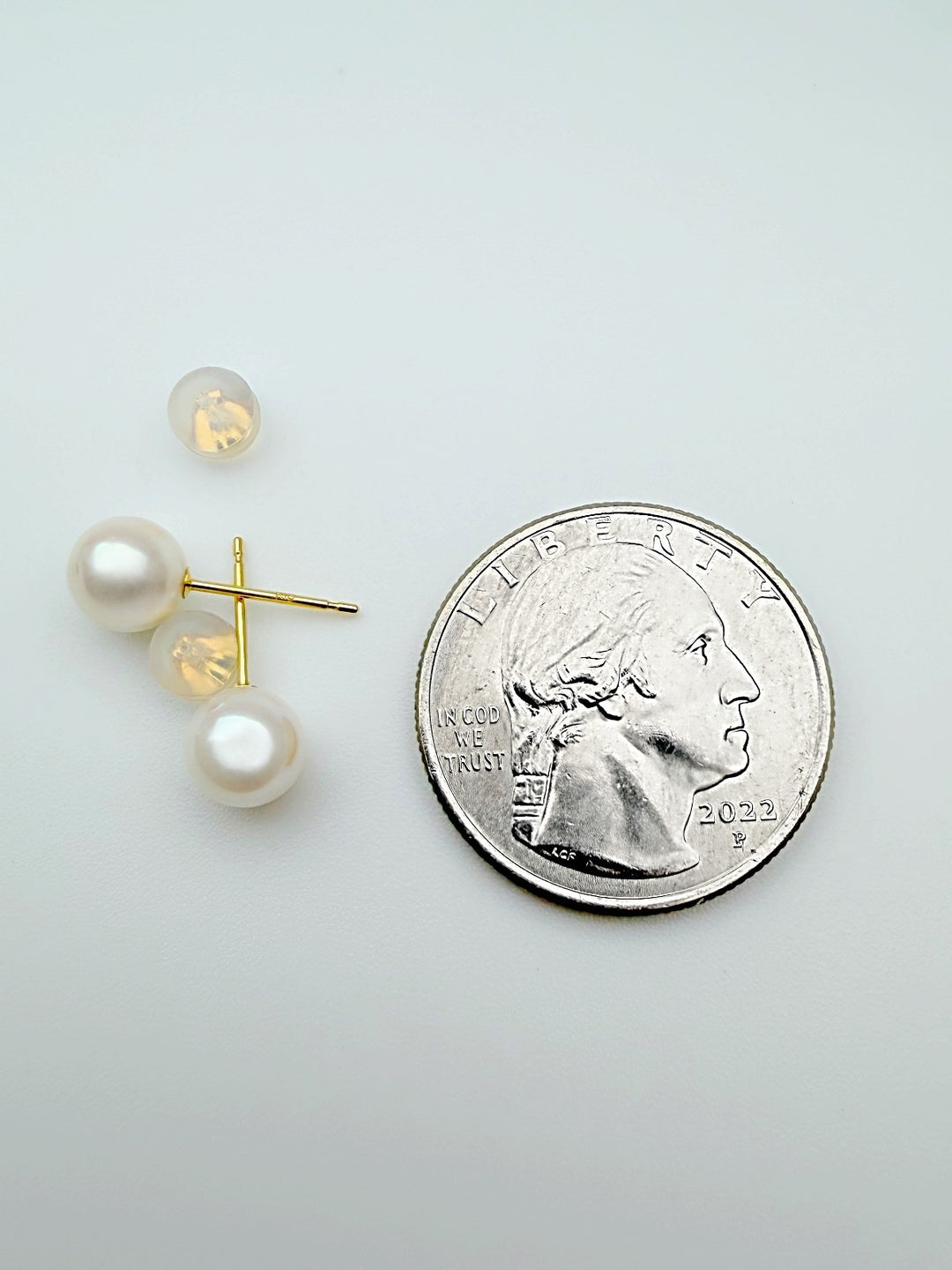 18K Solid Gold Akoya Pearl Stud Earrings (7mm)0