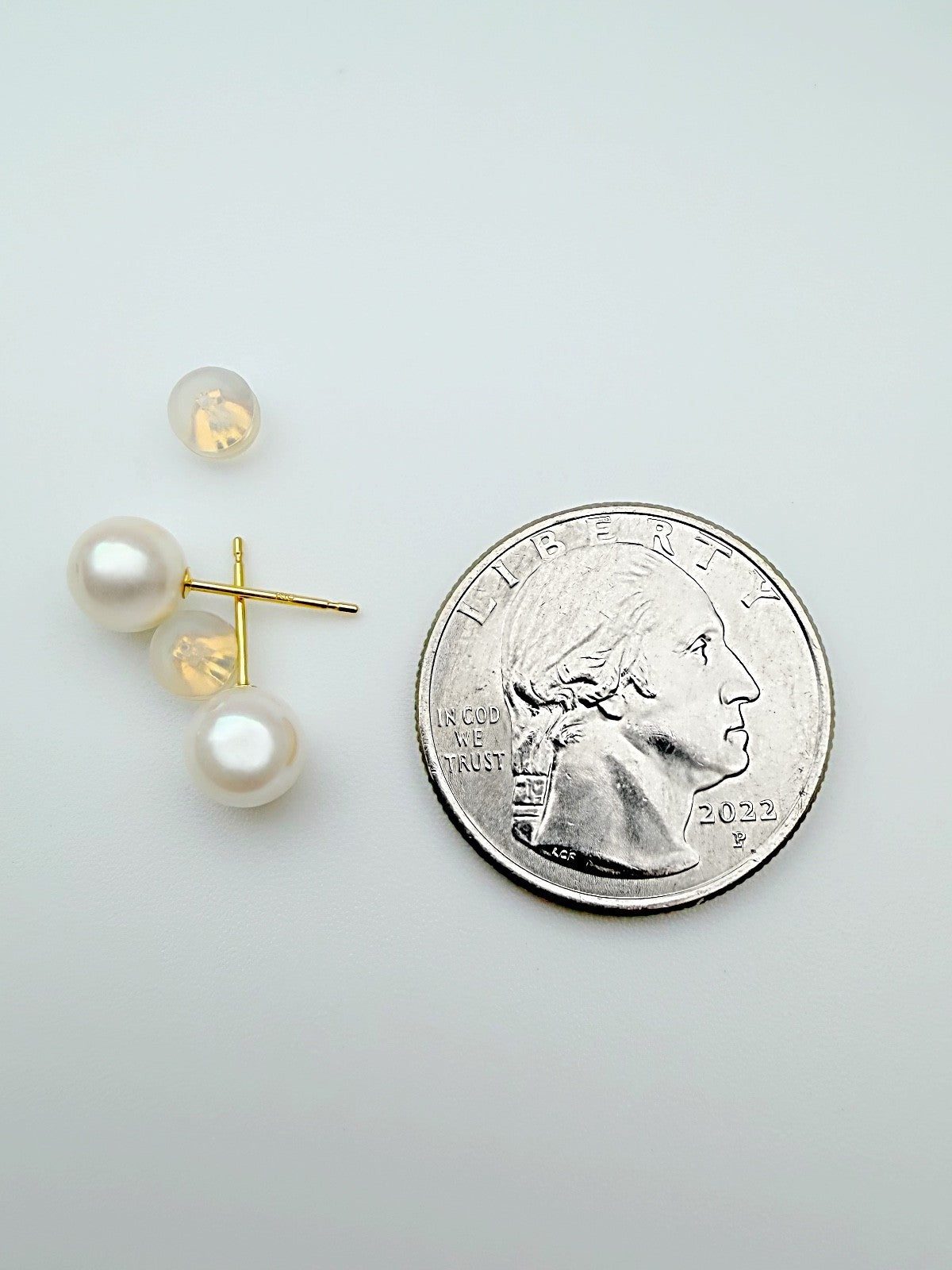 18K Solid Gold Akoya Pearl Stud Earrings (7mm)0