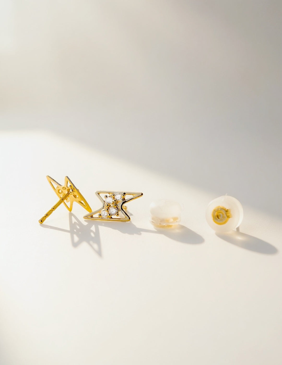 18K Solid Gold Diamond Lightning Bolt Earrings VS Natural Diamonds Minimalist3