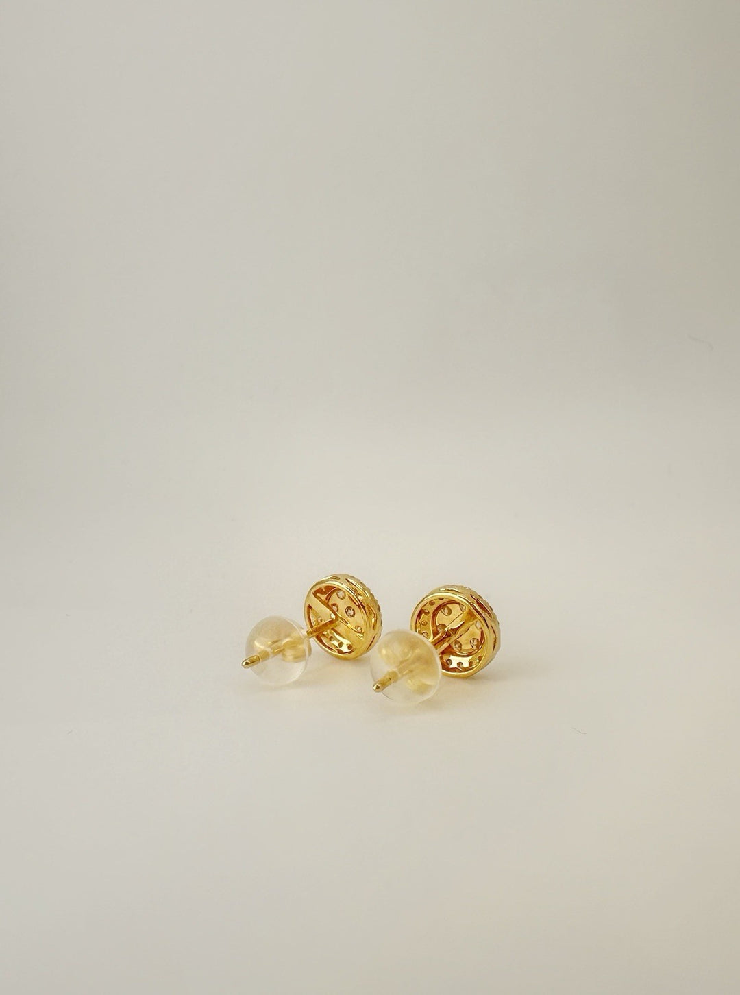 18K Solid Gold Natural Diamond Round Cluster Stud Earrings: D-F VS Diamonds2