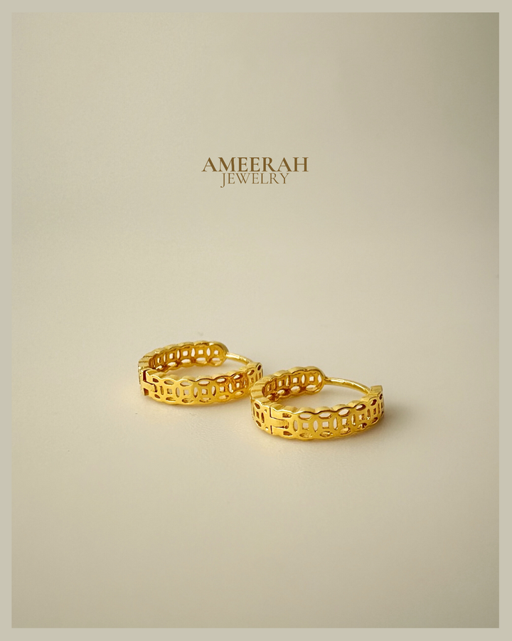 18K Solid Gold Huggies: Money Catcher Hoop Earrings (11mm)2