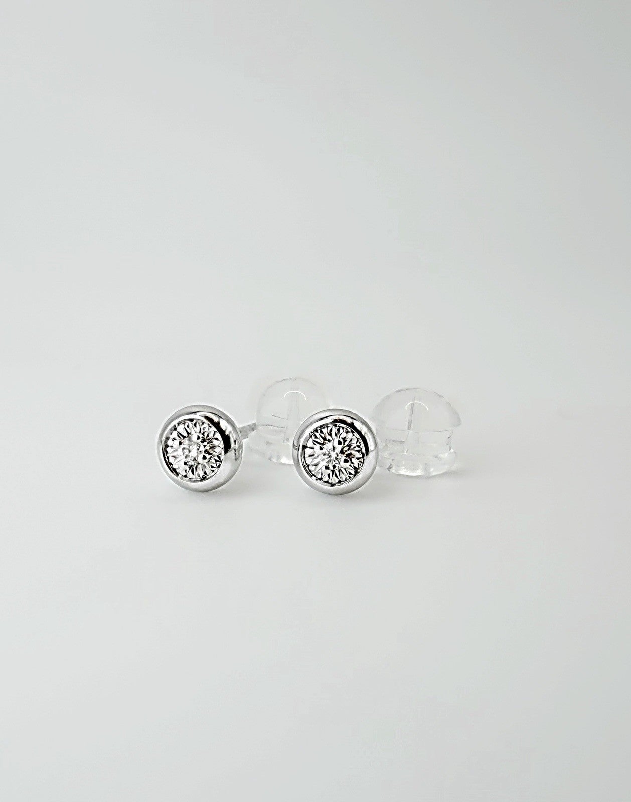 18K Solid Gold Bezel Diamond Stud Earrings 0.02ct VS Natural Dainty Gift0