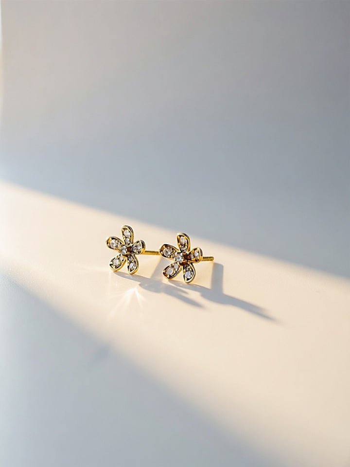 18K Real Gold Flower Diamond Cluster Stud Earrings for Women Natural Diamonds2