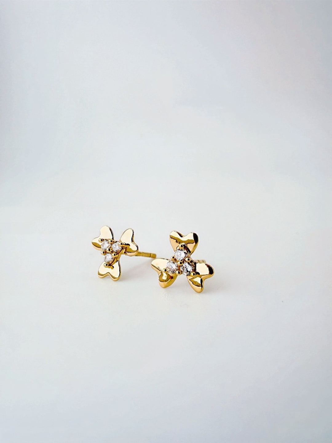 18K Solid Gold Mini Natural Diamond Flower Stud Earrings 3 Petal Trefoil Dainty2