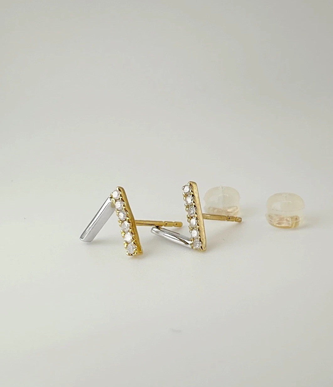 18K Solid Gold  Natural Diamond V Earrings 0.10ct Minimalist Dainty Gift1