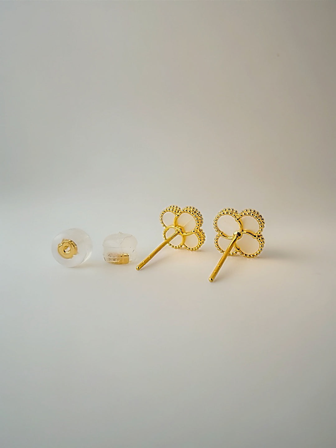 The White Floral Pearl Studs