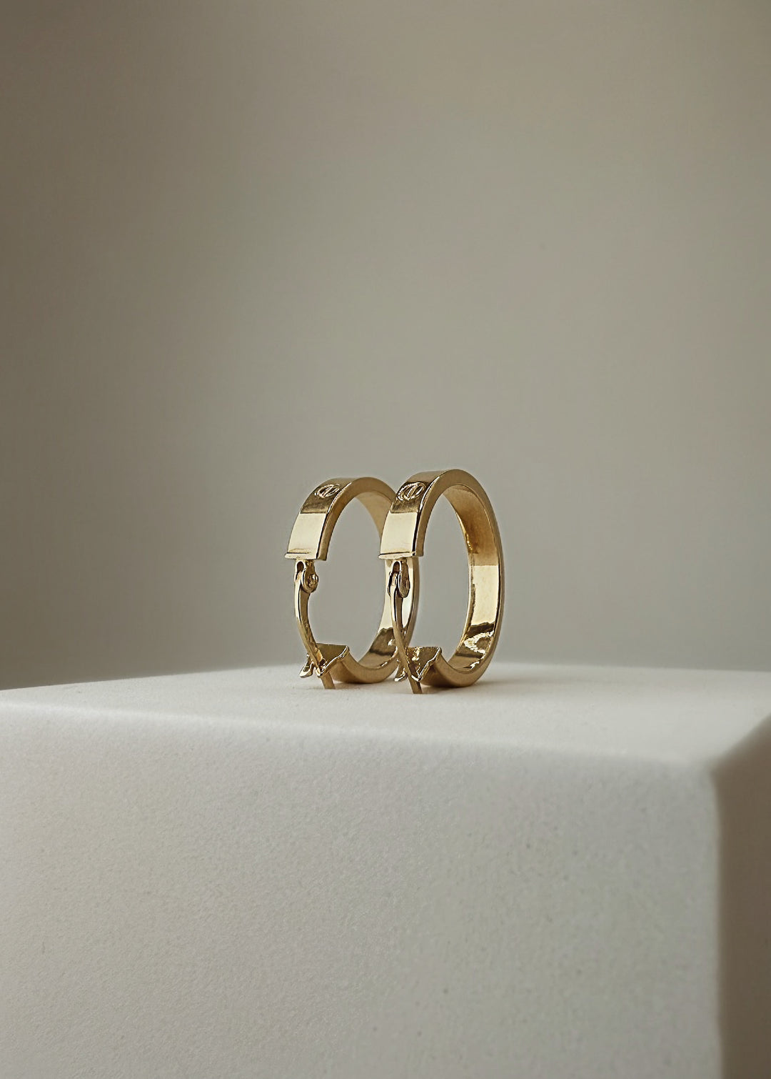 18K Solid Gold C Hoop Earrings 20mm Minimalist Everyday Gold Jewelry